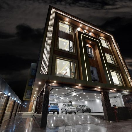 Golden Tree Otel Noida Dış mekan fotoğraf