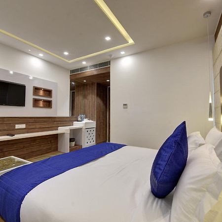 Golden Tree Otel Noida Dış mekan fotoğraf