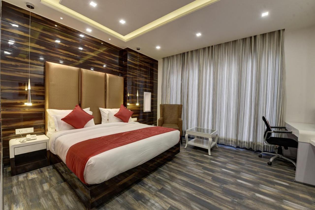 Golden Tree Otel Noida Dış mekan fotoğraf