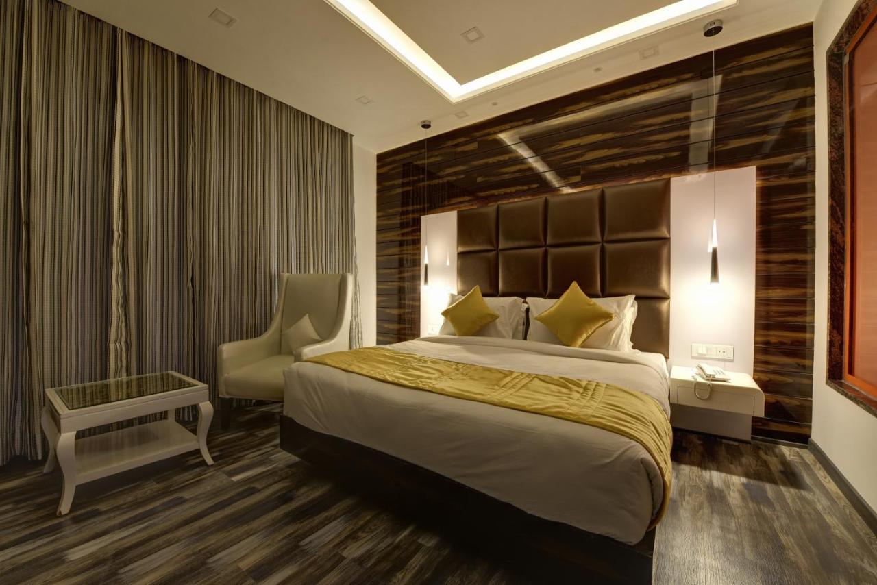Golden Tree Otel Noida Dış mekan fotoğraf