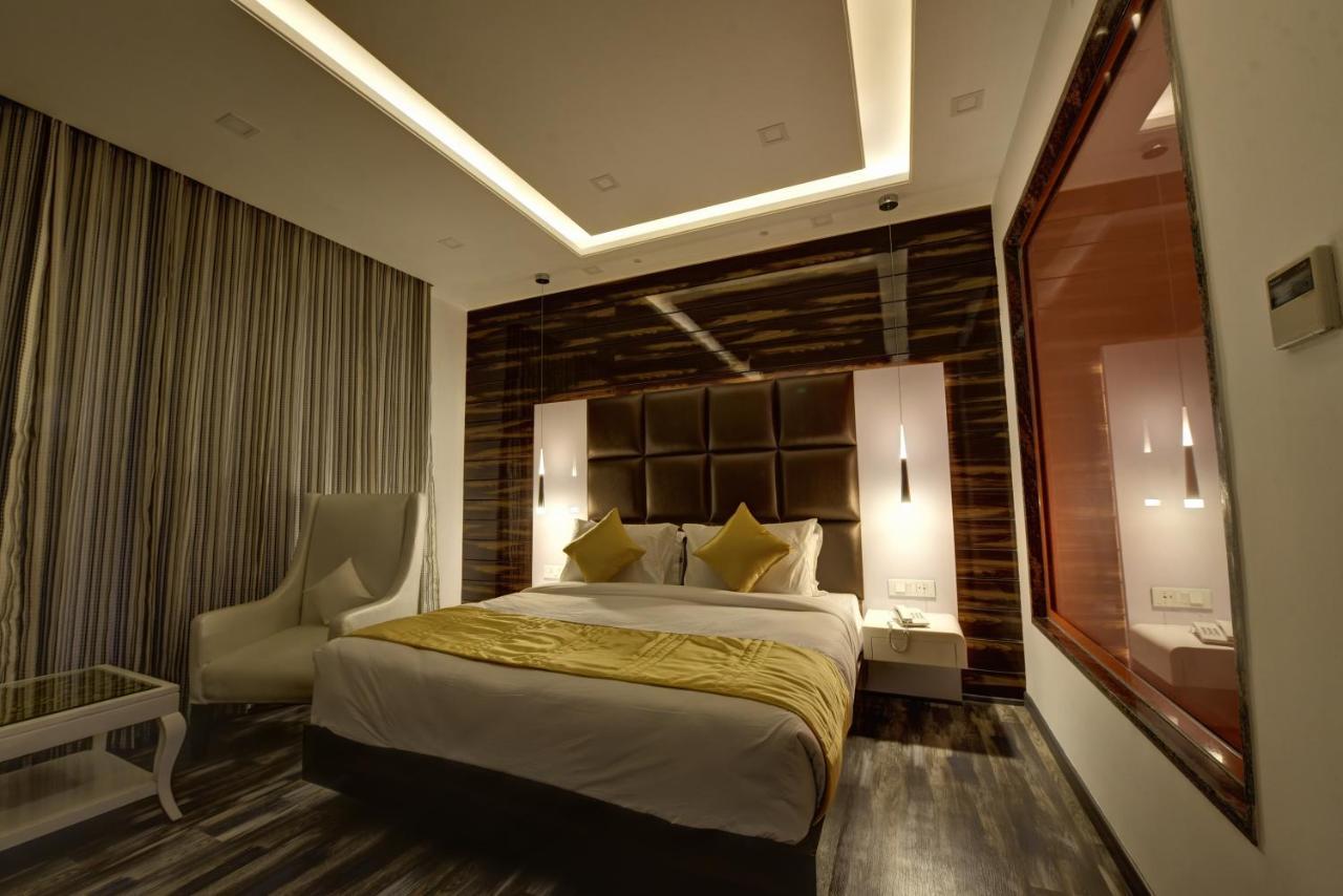 Golden Tree Otel Noida Dış mekan fotoğraf