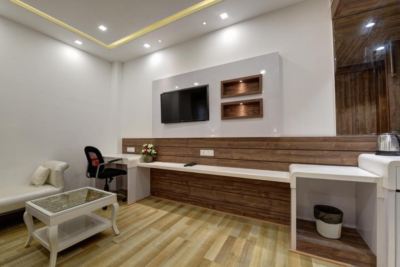Golden Tree Otel Noida Dış mekan fotoğraf