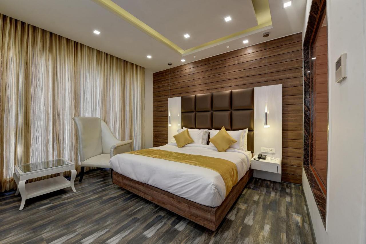 Golden Tree Otel Noida Dış mekan fotoğraf