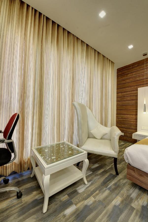 Golden Tree Otel Noida Dış mekan fotoğraf