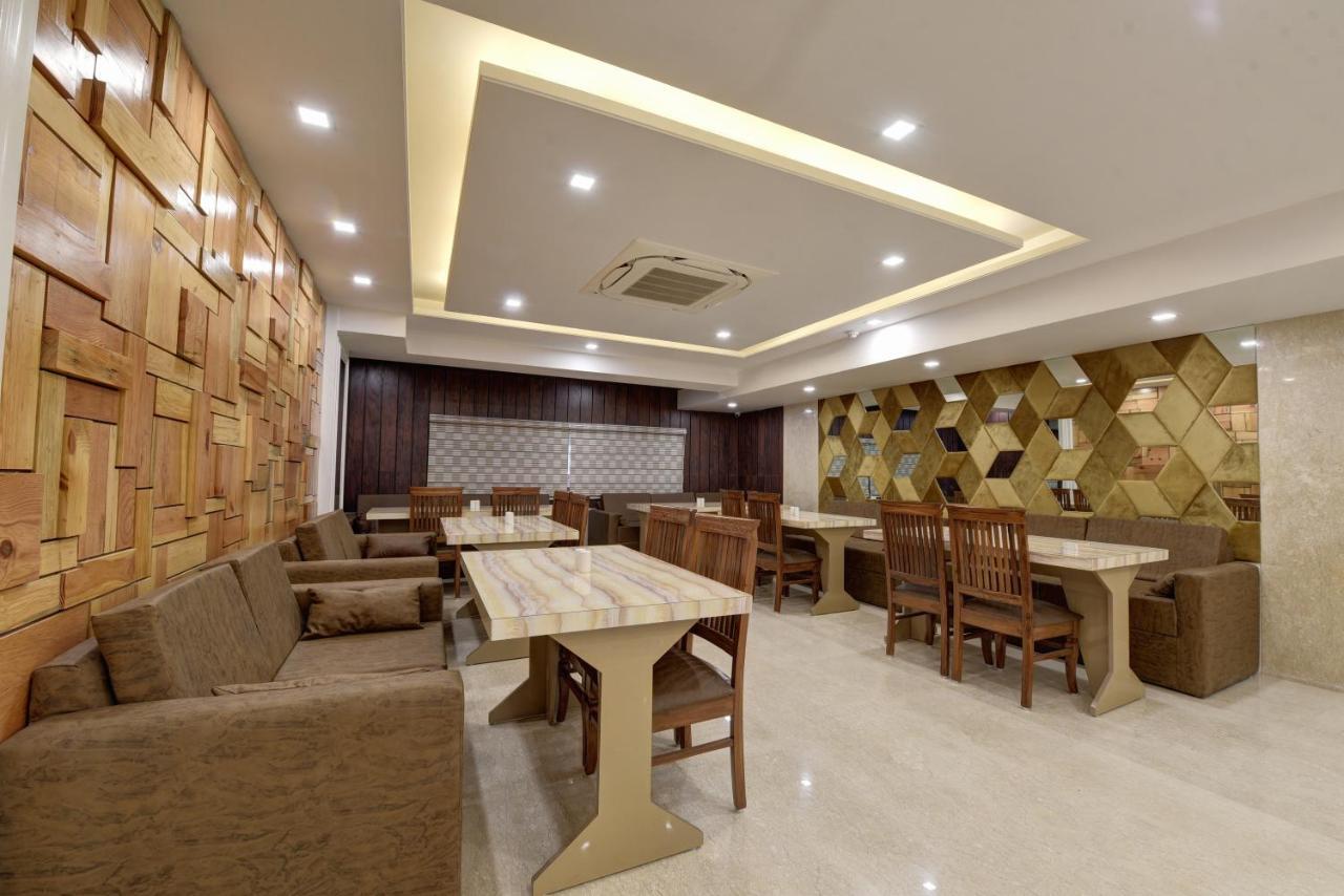 Golden Tree Otel Noida Dış mekan fotoğraf